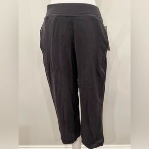 Lululemon Athletica Rejuvenate Black Cropped Jogger Pant Size 6 NWT